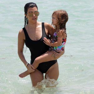 NWOT  BLACK ONE PIECE BATHING SUIT 80s 90s Tummy Control flattering 4 all types